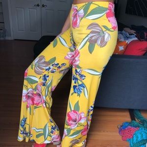 NEW and gorgeous yellow floral wide bottom pants